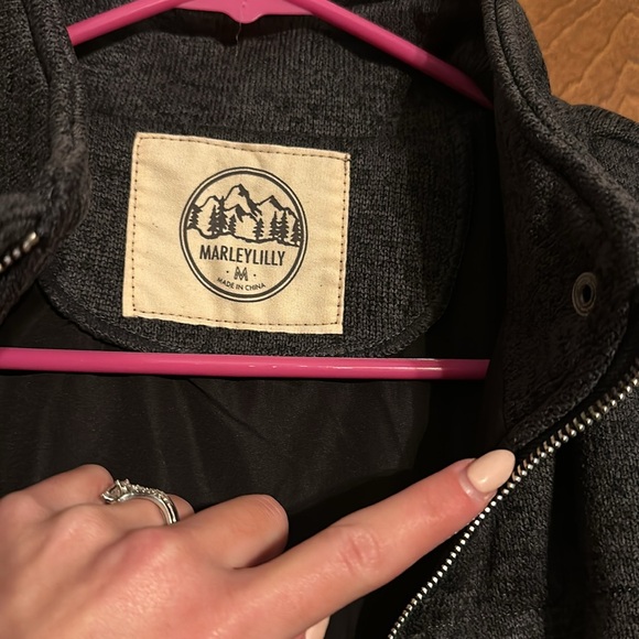 Women's Vest - Picture 2 of 3